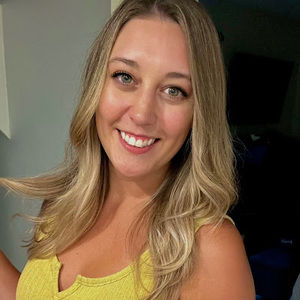 Meet your Posher, Cortney